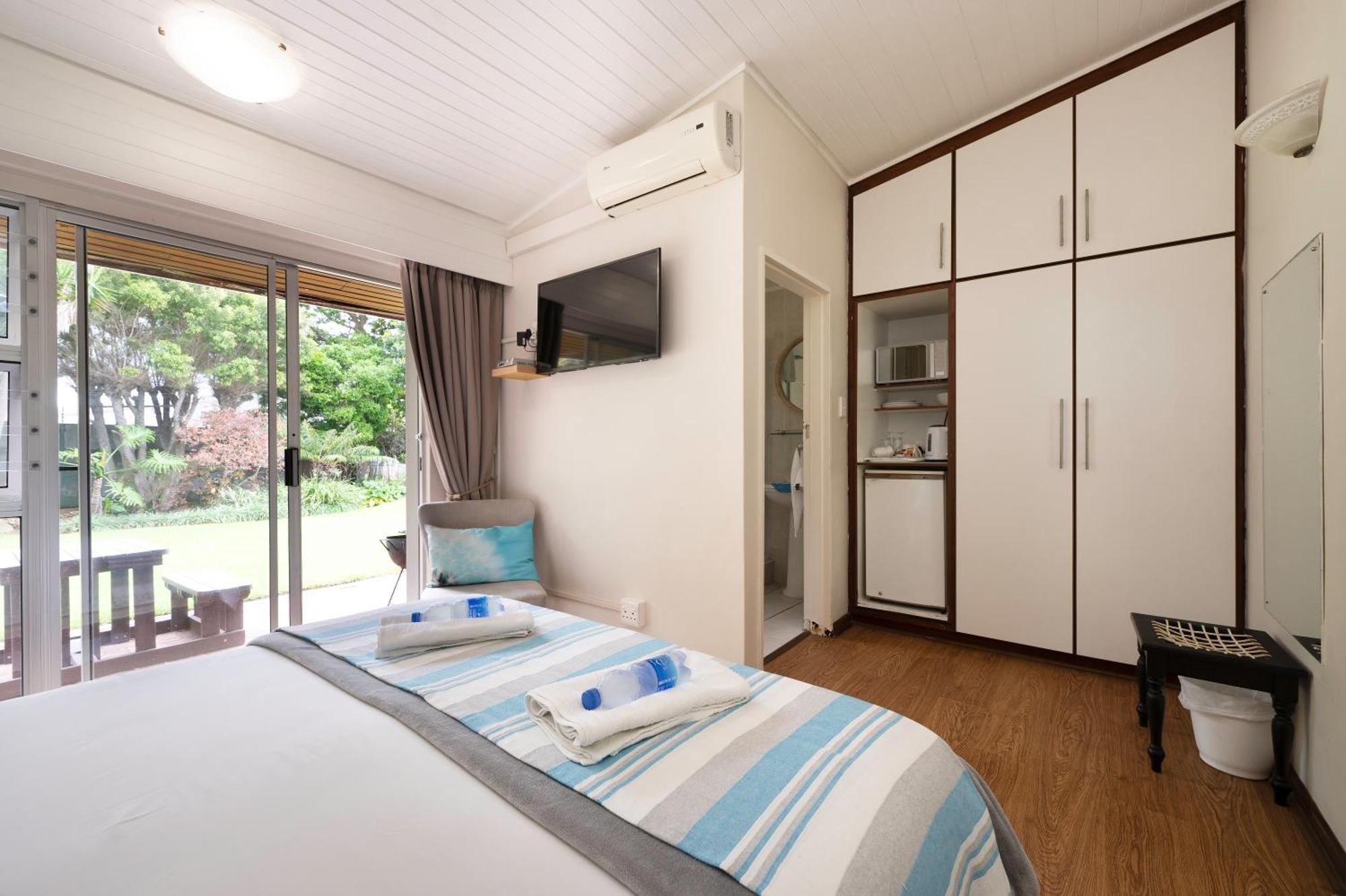 Admirals Lodge Guest House And Brightways Self Catering Apartments Port Elizabeth Exterior foto