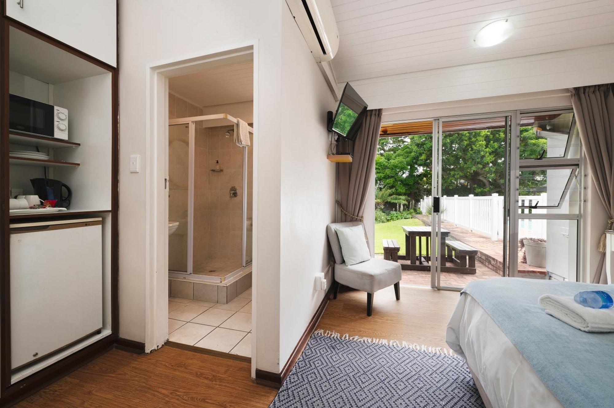 Admirals Lodge Guest House And Brightways Self Catering Apartments Port Elizabeth Exterior foto